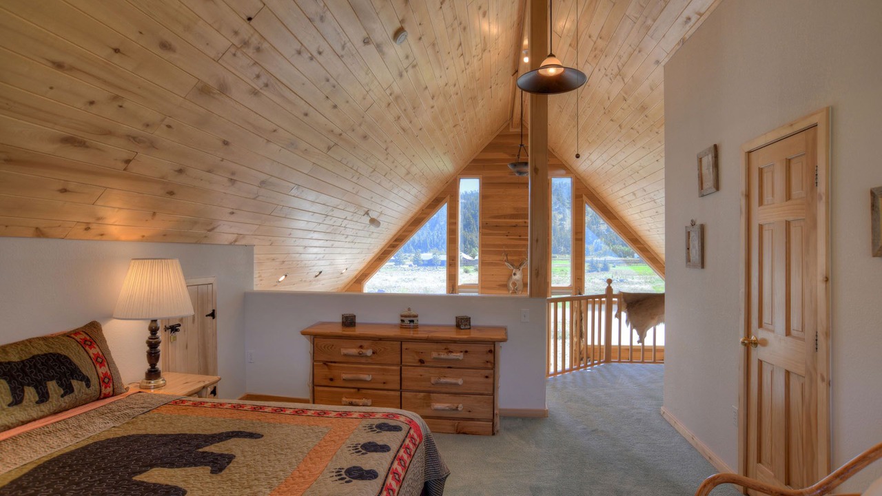 Photo of Bedroom in South Fork