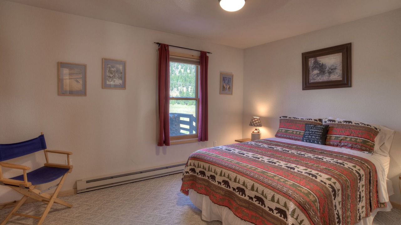 Photo of Bedroom in South Fork