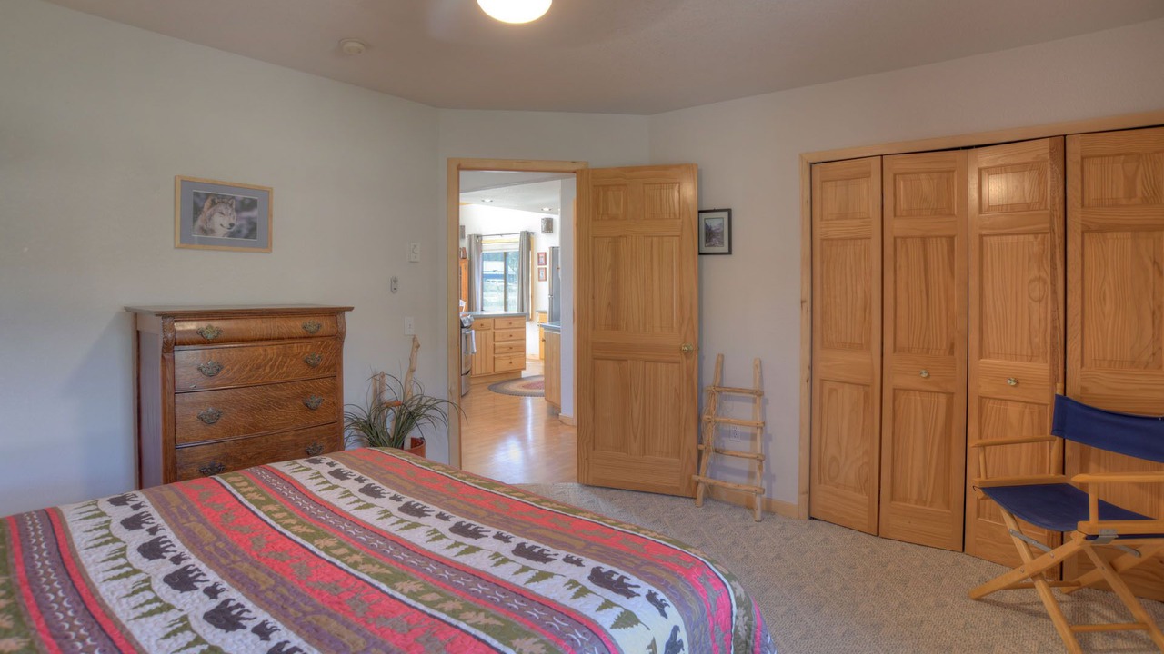 Photo of Bedroom in South Fork