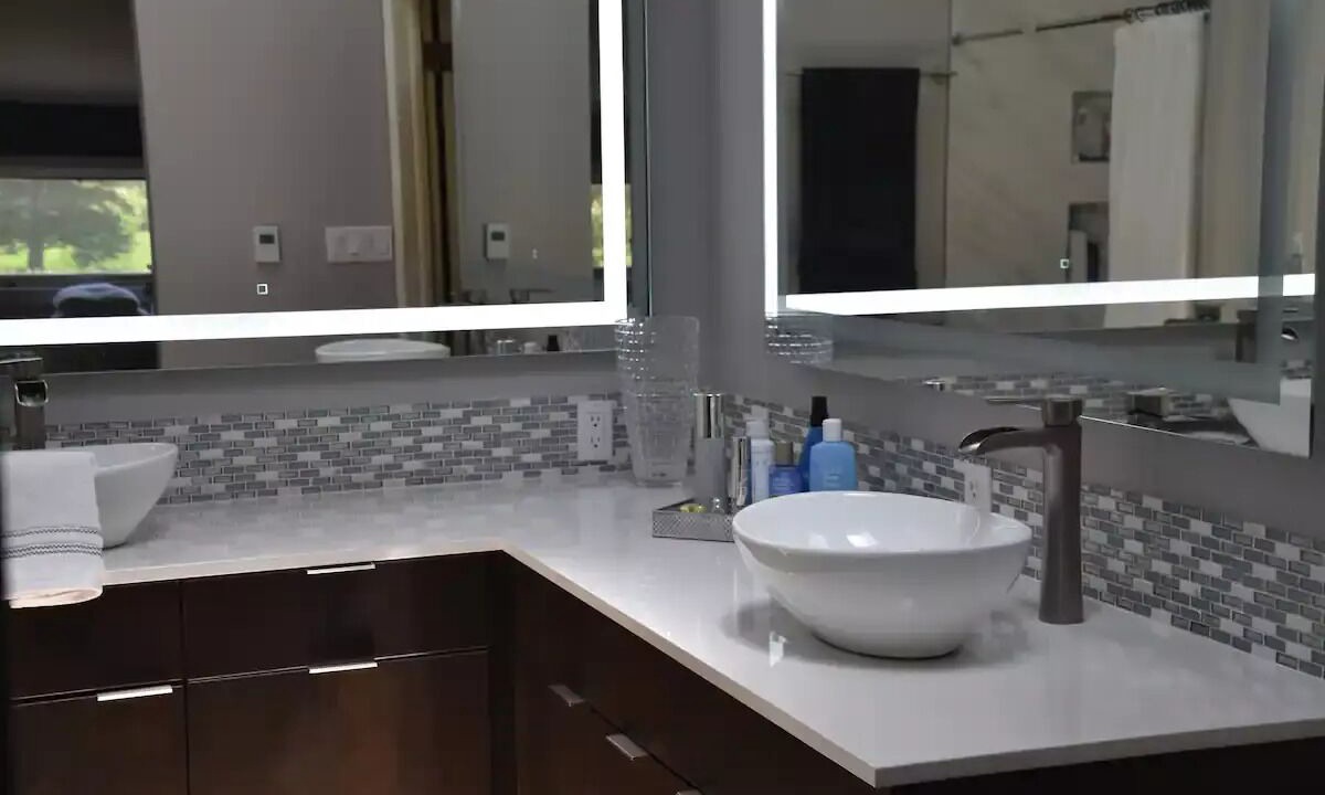 Photo of Bathroom in Avery Park