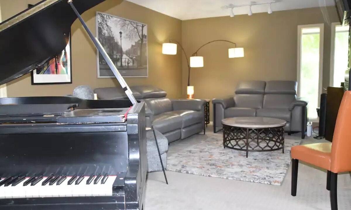 Photo of Bedroom in Avery Park