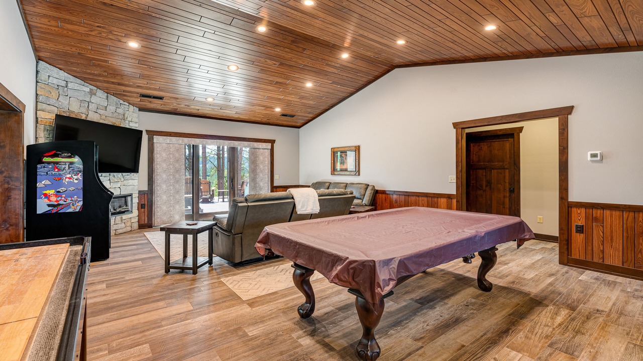 Photo of Livingroom in Deadwood