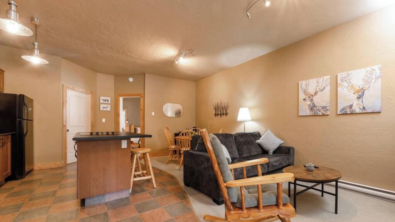 Photo of Livingroom in East Kootenay