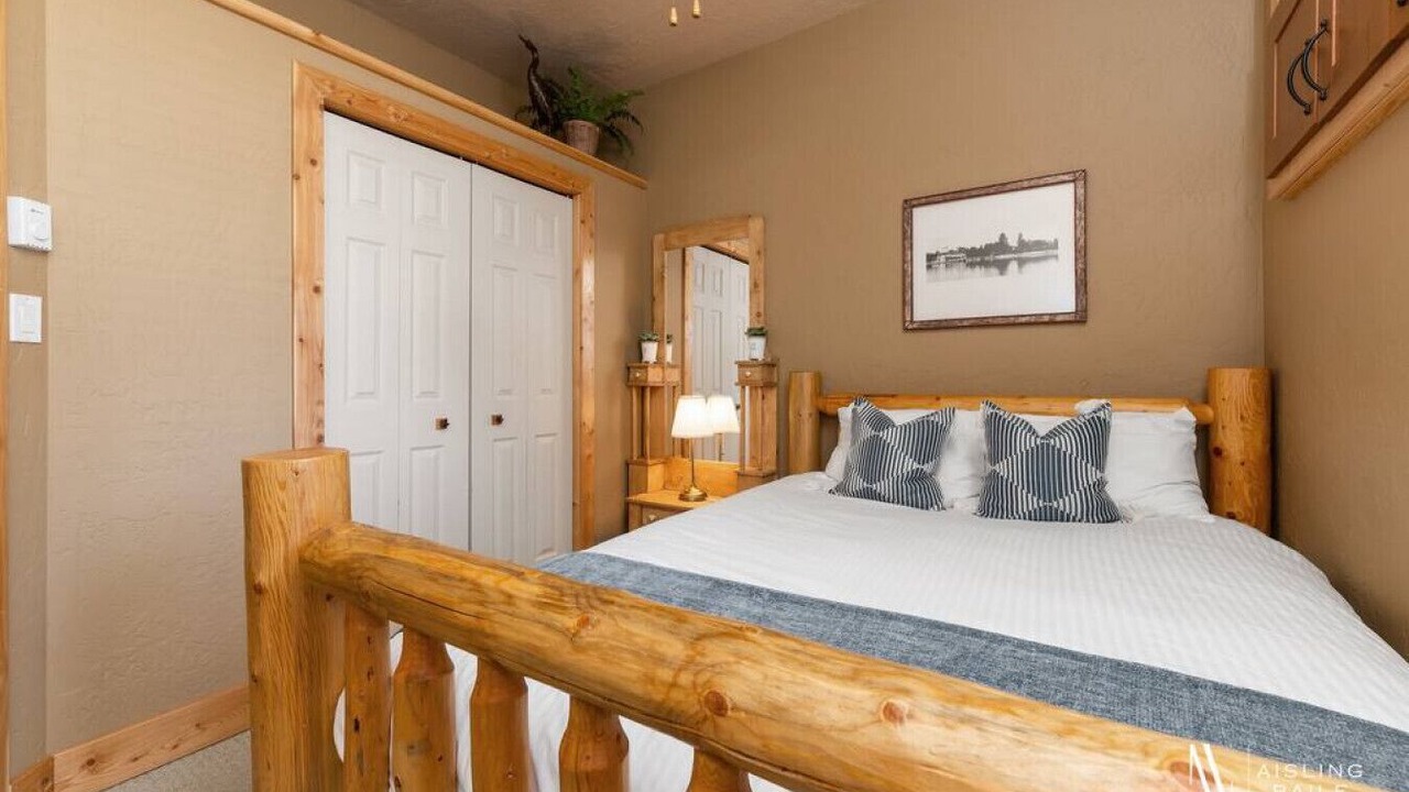 Photo of Bedroom in East Kootenay
