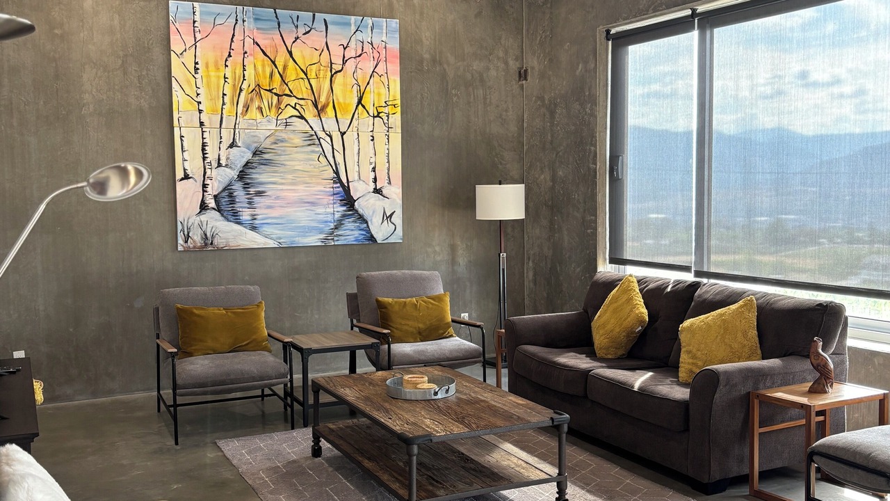 Photo of Livingroom in Okanagan-Similkameen