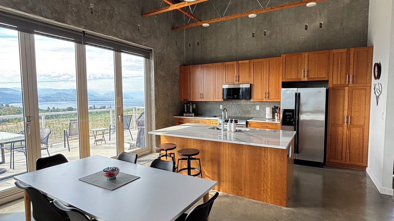 Photo of Kitchen in Okanagan-Similkameen