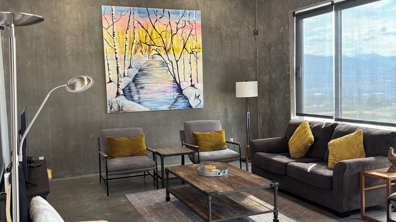 Photo of Livingroom in Okanagan-Similkameen