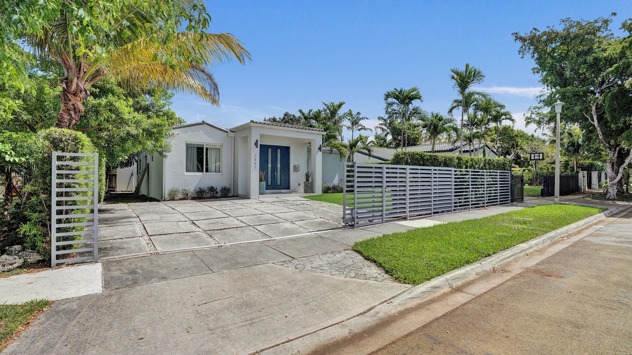 Photo of Outdoor in Coral Way