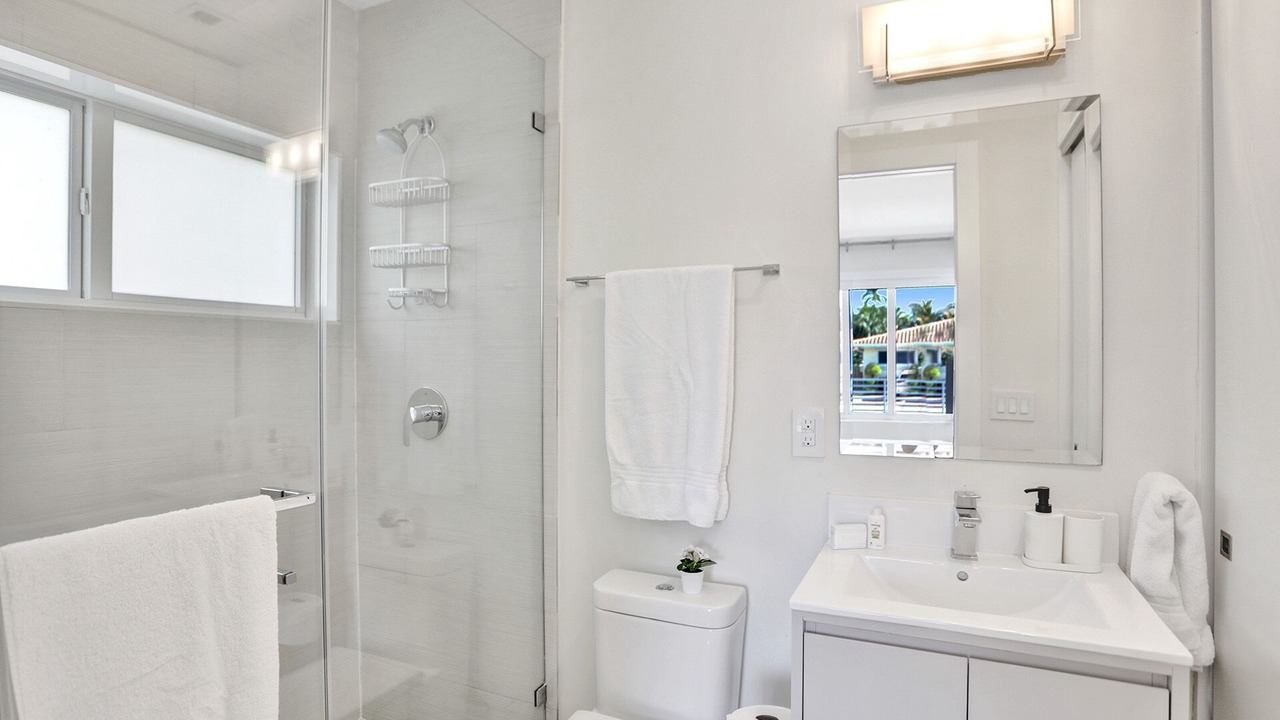 Photo of Bathroom in Coral Way