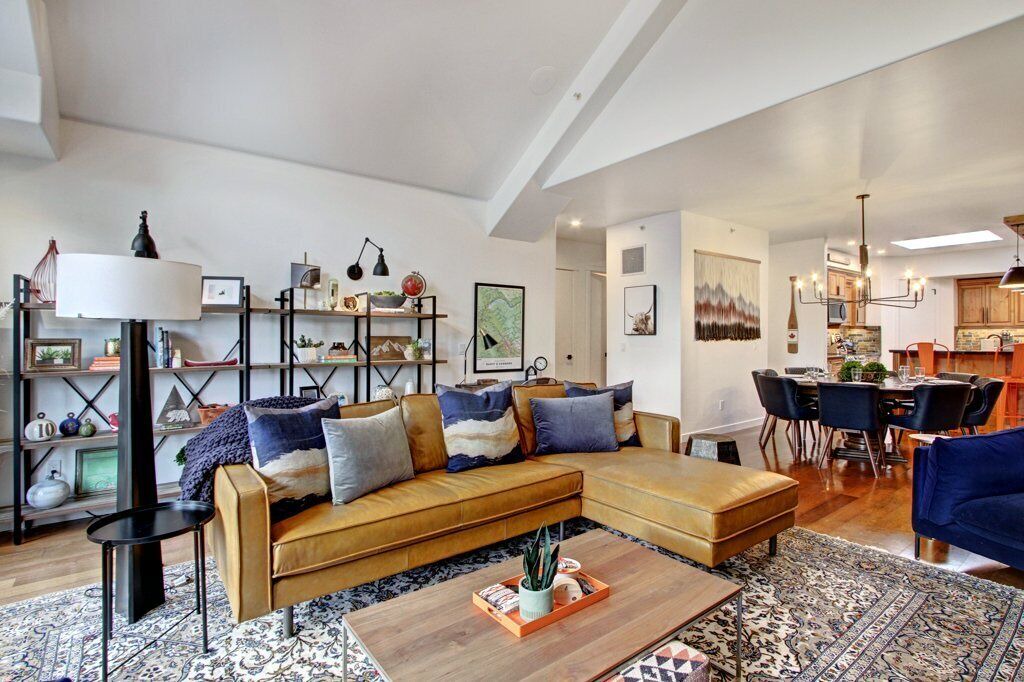 Photo of Livingroom in Town Centre