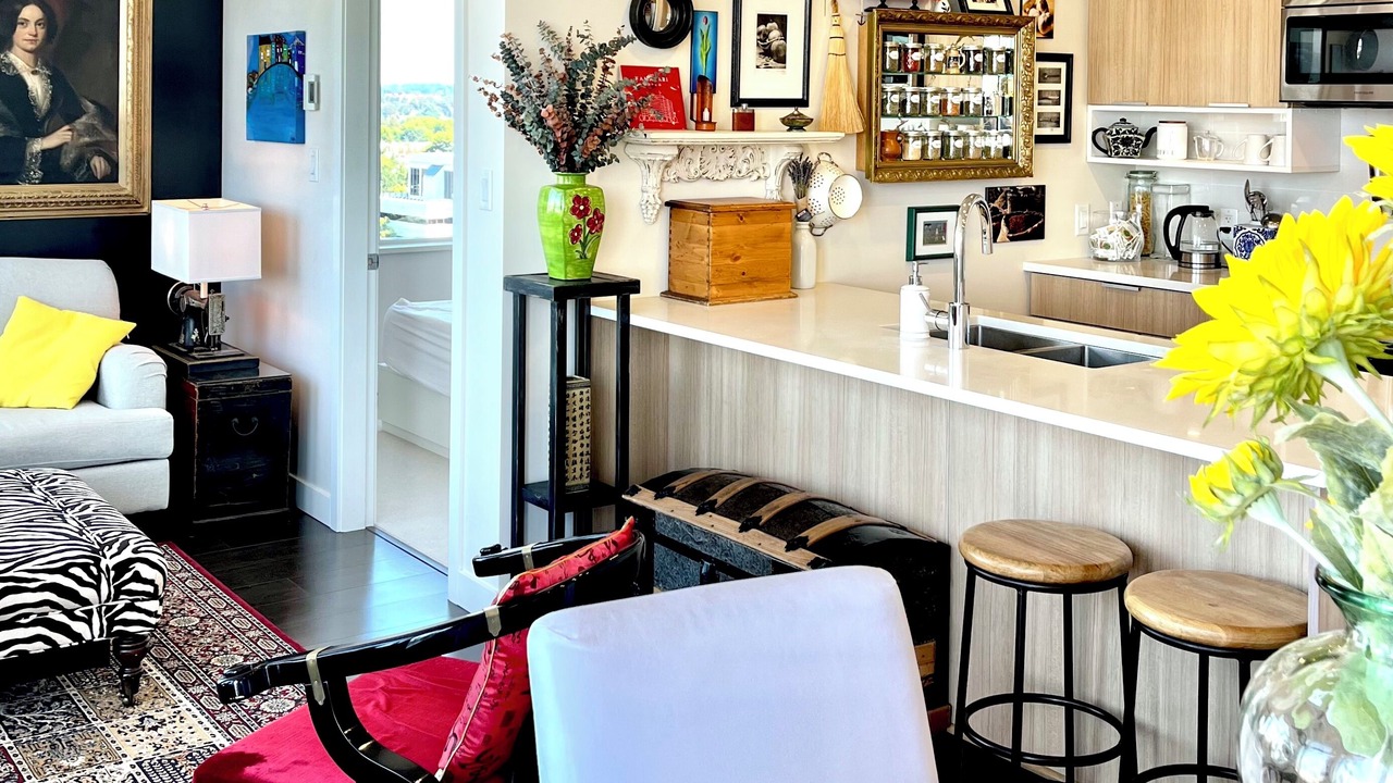 Photo of Livingroom in Downtown Victoria