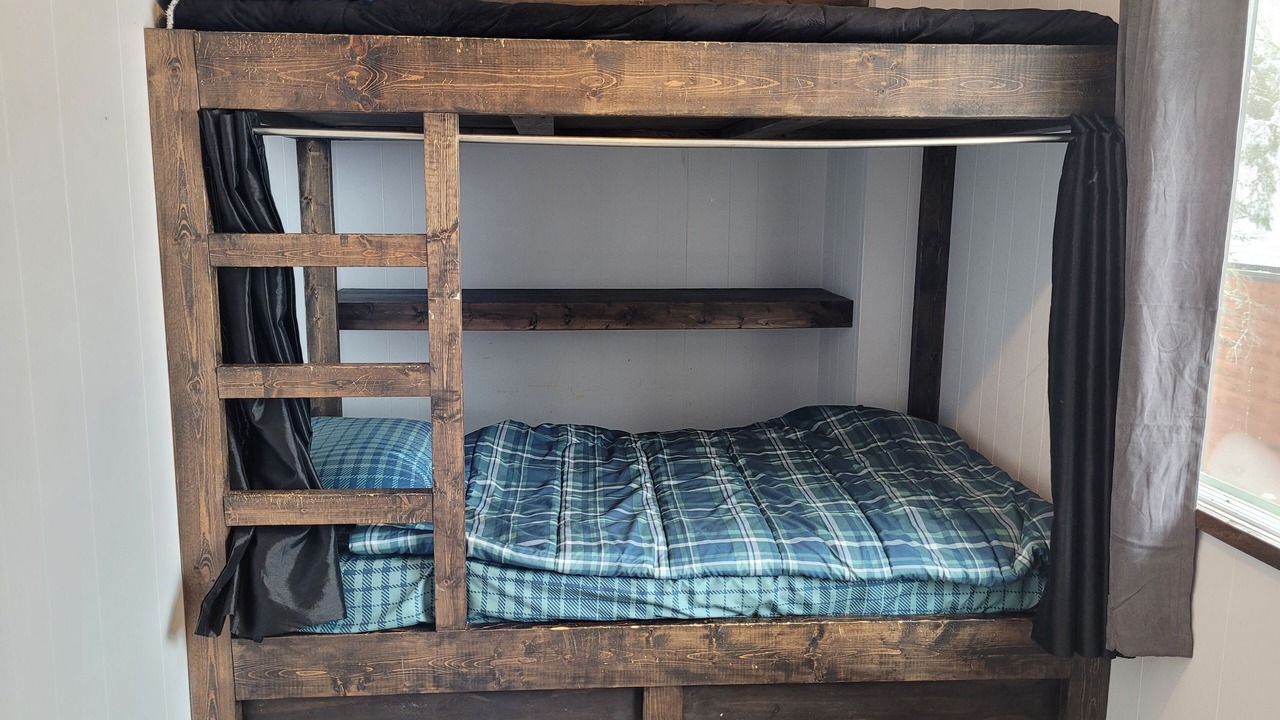 Photo of Bedroom in Division No. 8
