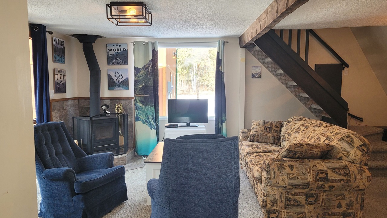Photo of Livingroom in Division No. 8
