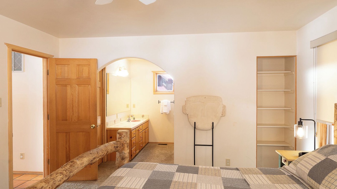 Photo of Bathroom in Red River