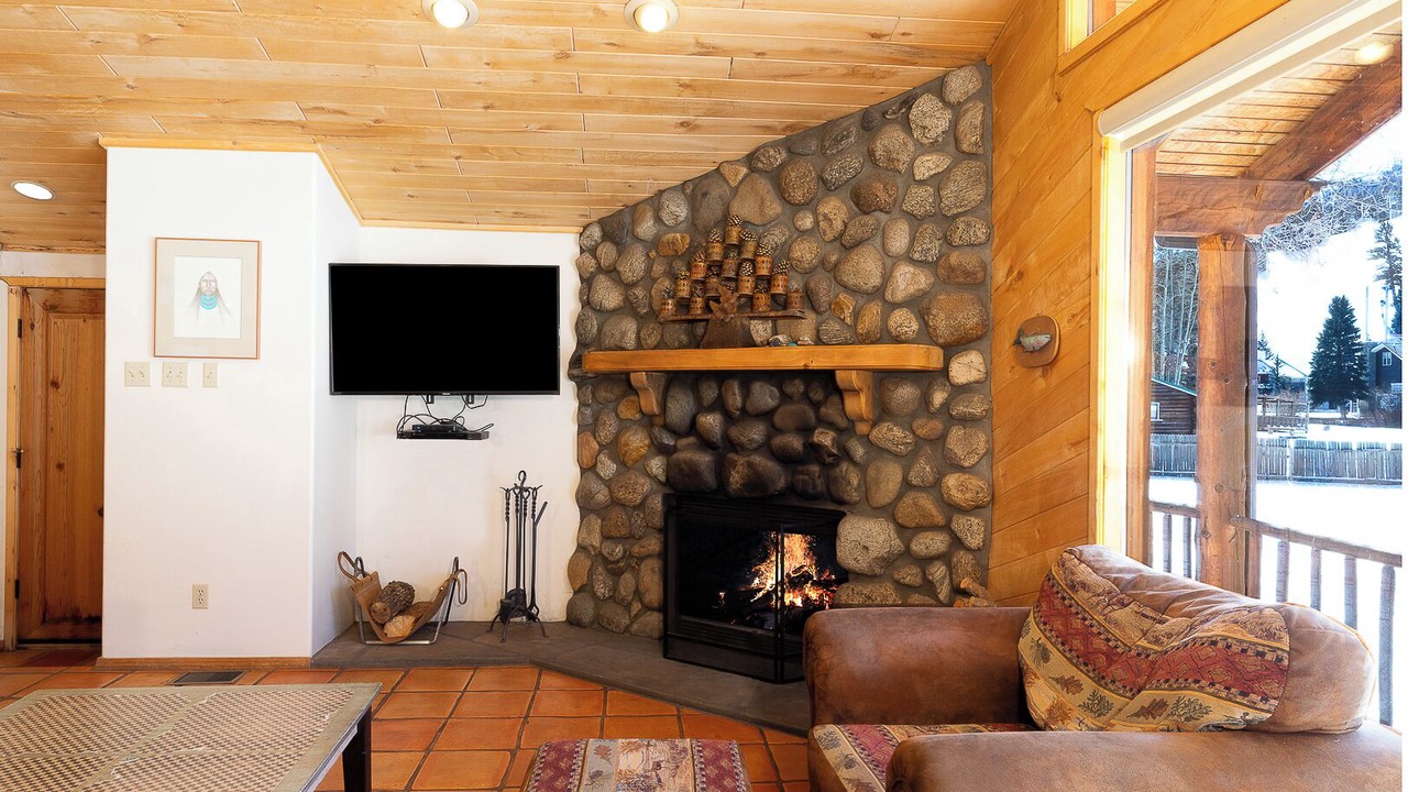 Photo of Livingroom in Red River