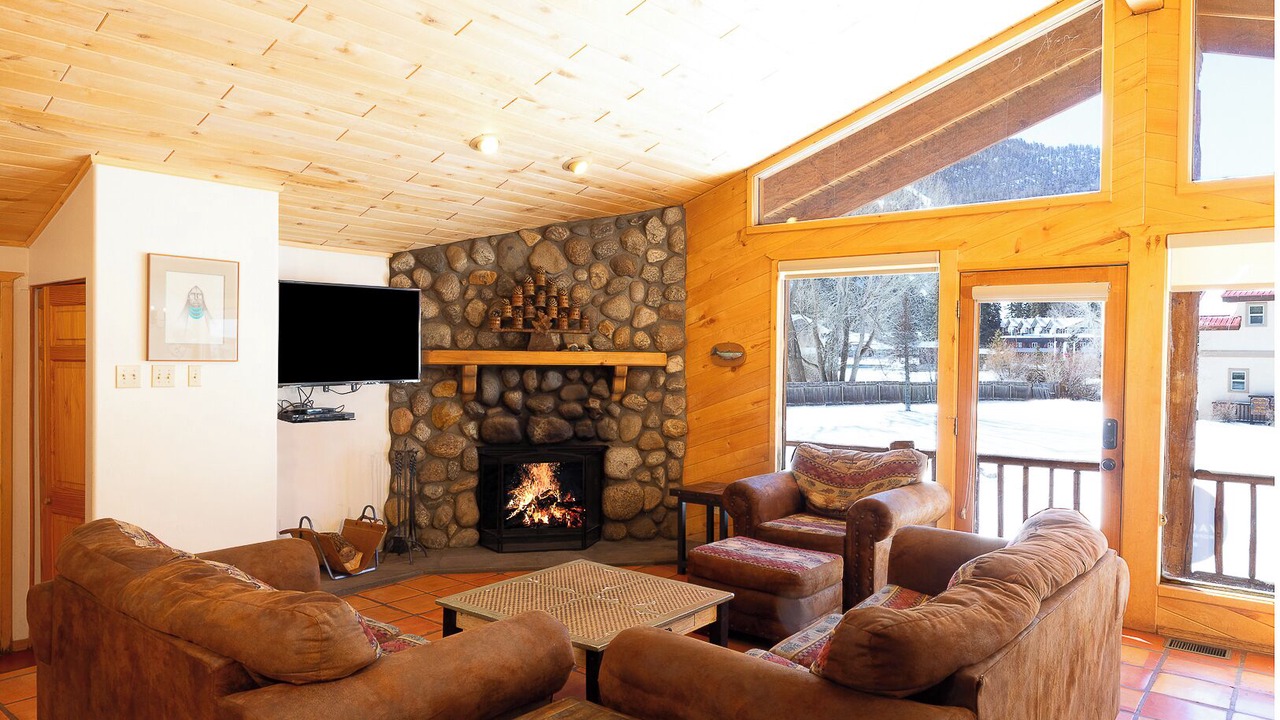 Photo of Livingroom in Red River