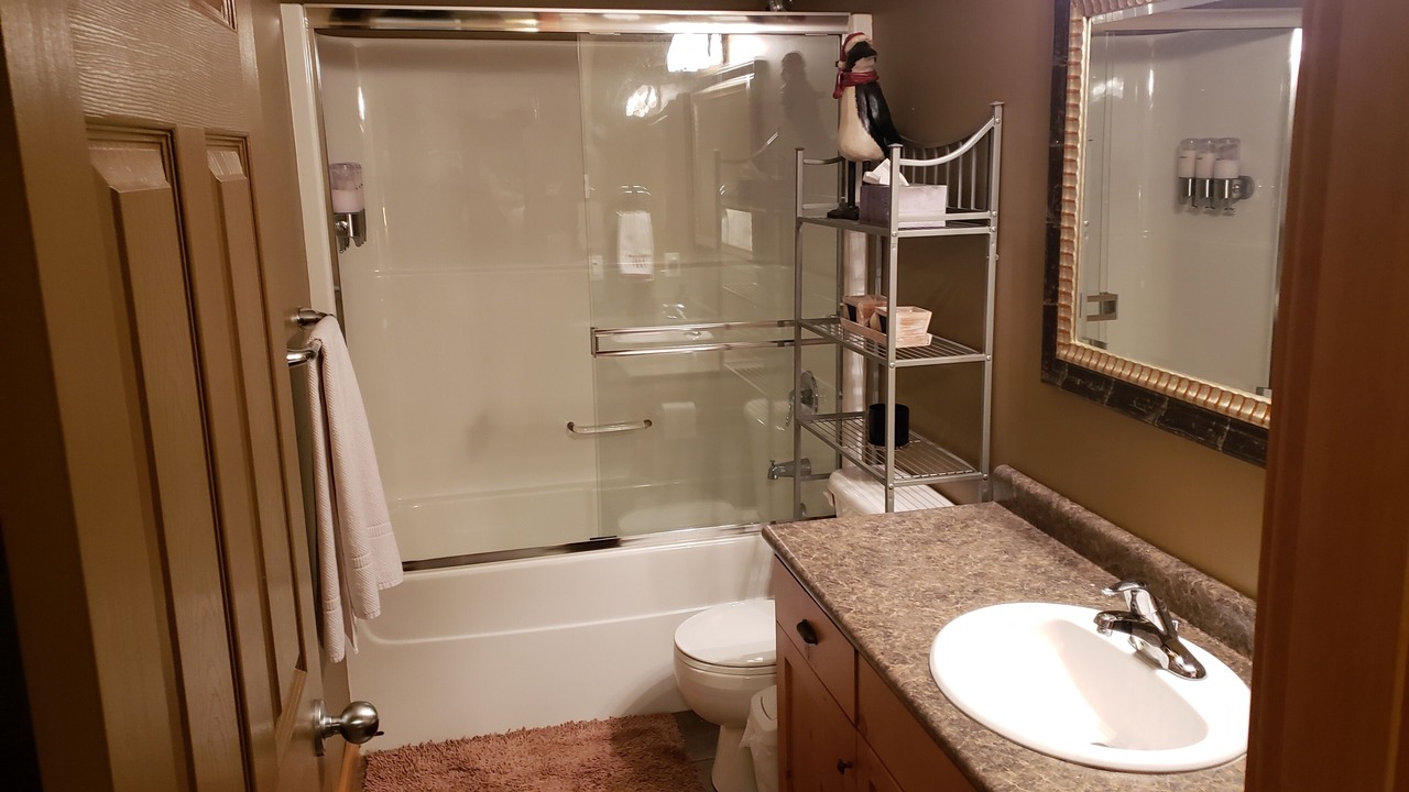 Photo of Bathroom in Snow Pine Estates