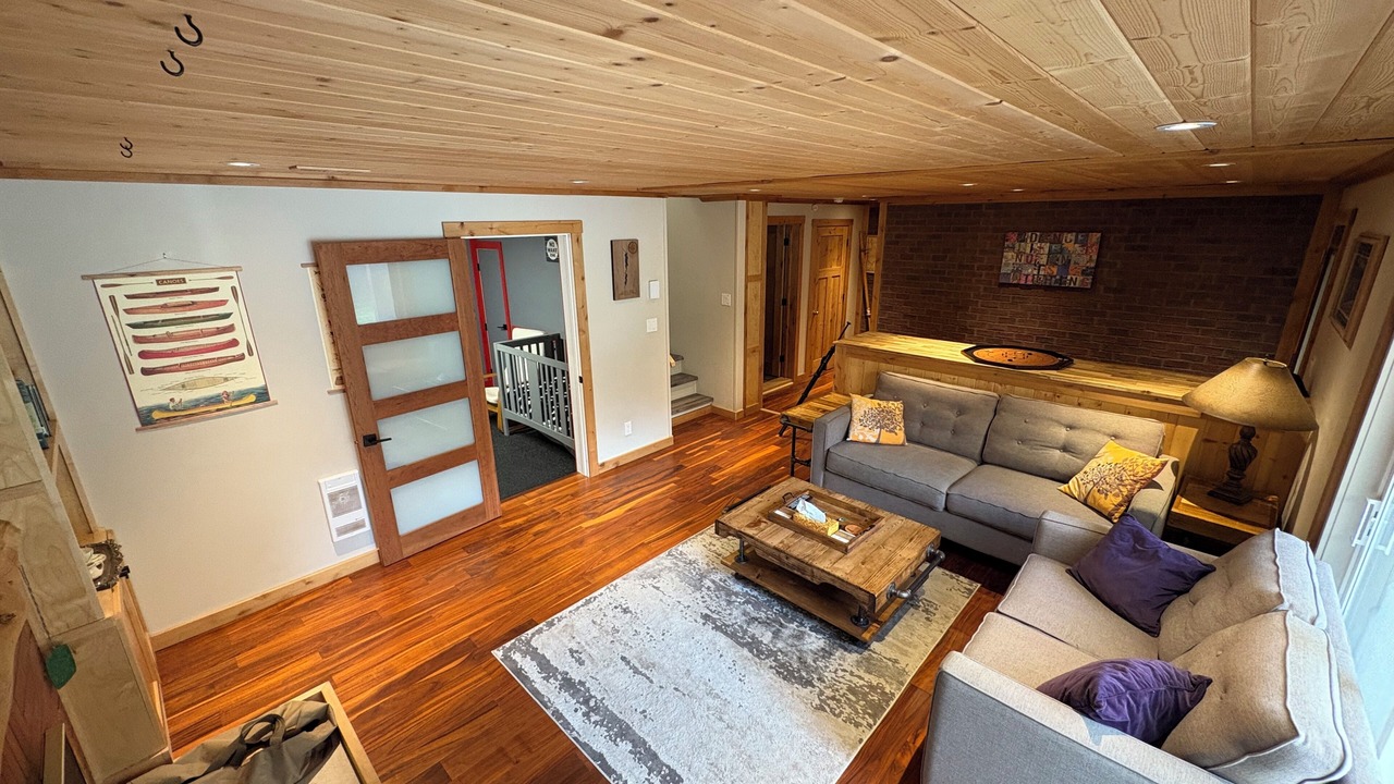 Photo of Livingroom in East Kootenay