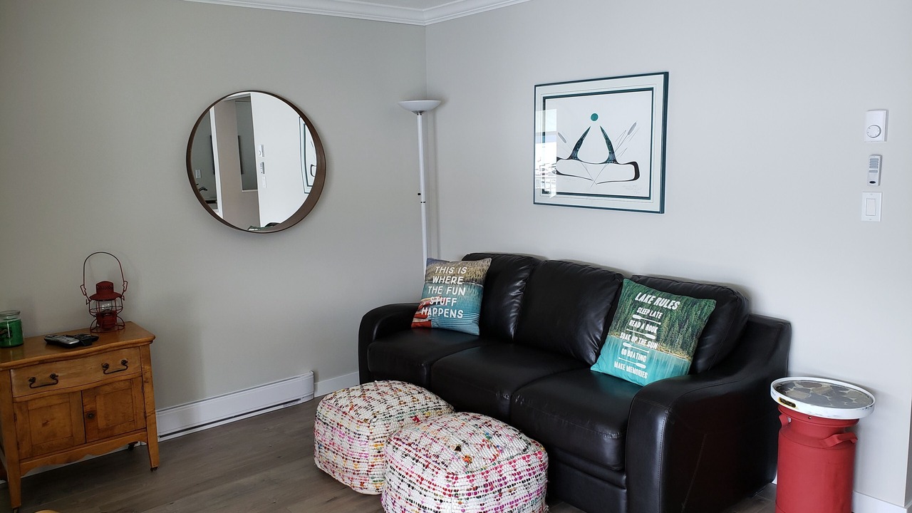 Photo of Livingroom in Anglemont