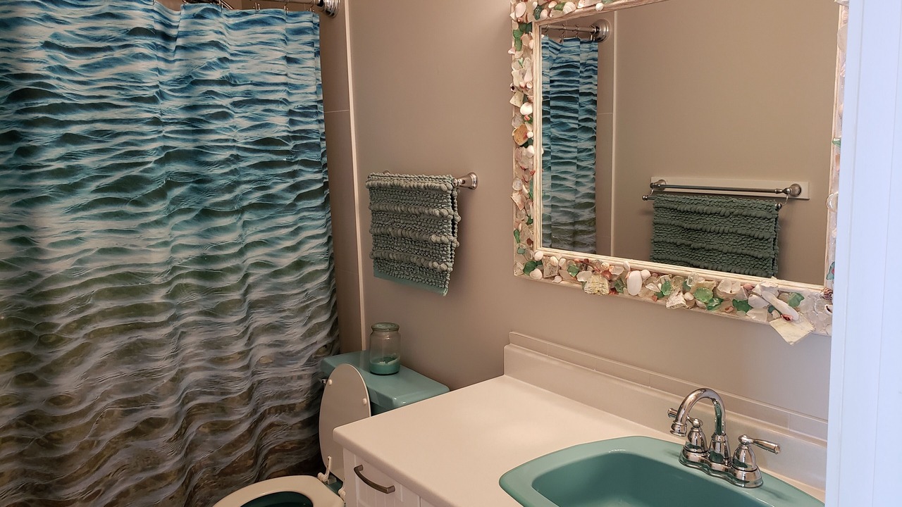 Photo of Bathroom in Anglemont
