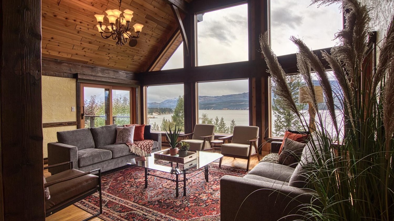 Photo of Livingroom in East Kootenay