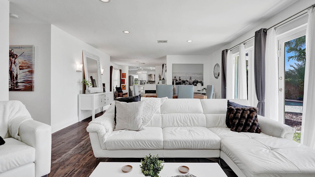 Photo of Livingroom in Coral Ridge Isles