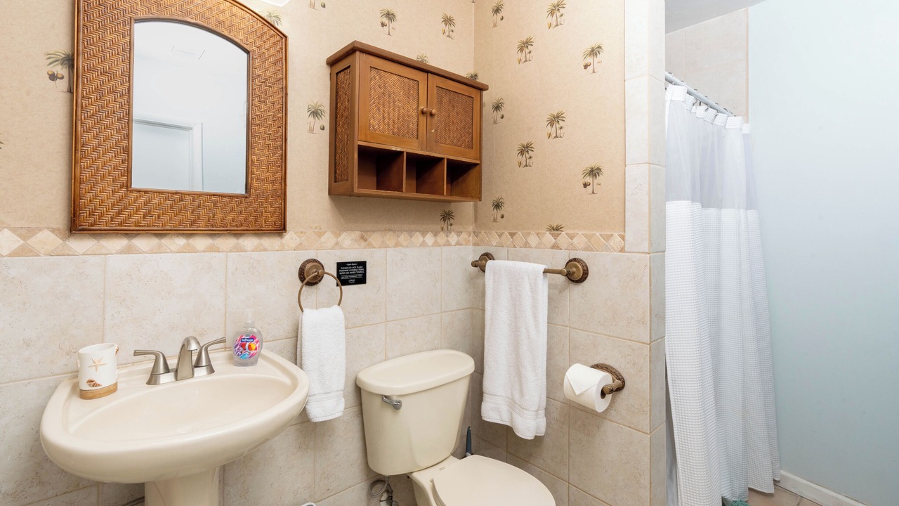Photo of Bathroom in Garden Isles