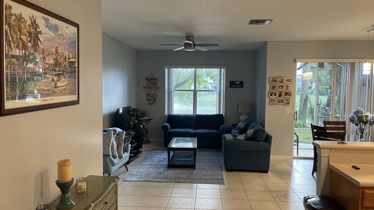 Photo of Livingroom in Royal Palm Beach
