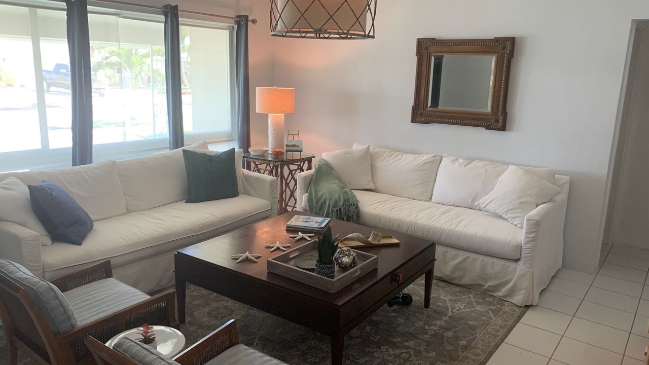 Photo of Livingroom in Garden Isles