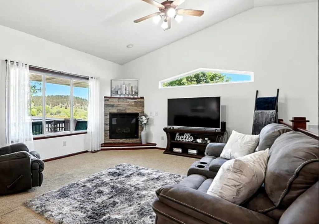 Photo of Livingroom in Piedmont