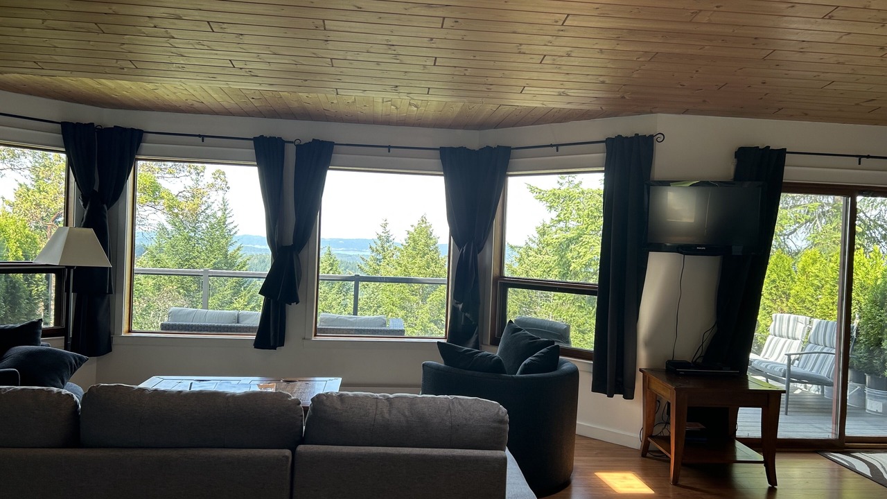 Photo of Livingroom in Salt Spring Island