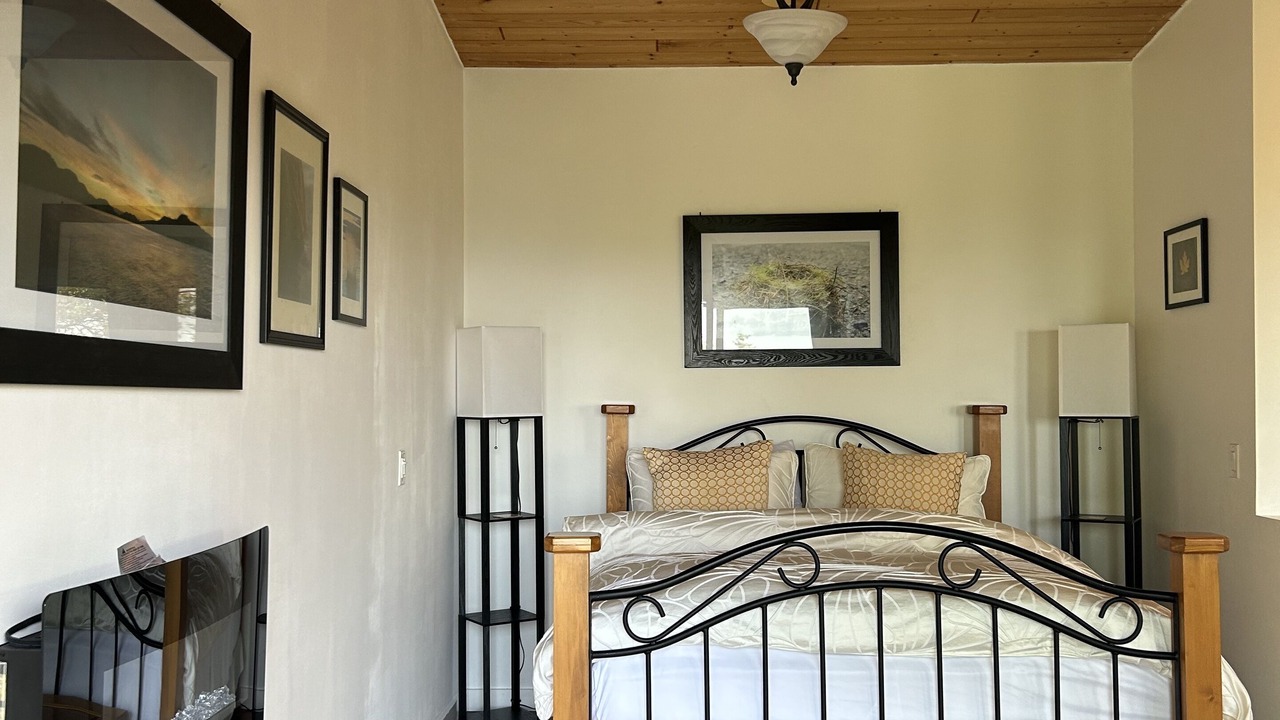 Photo of Bedroom in Salt Spring Island