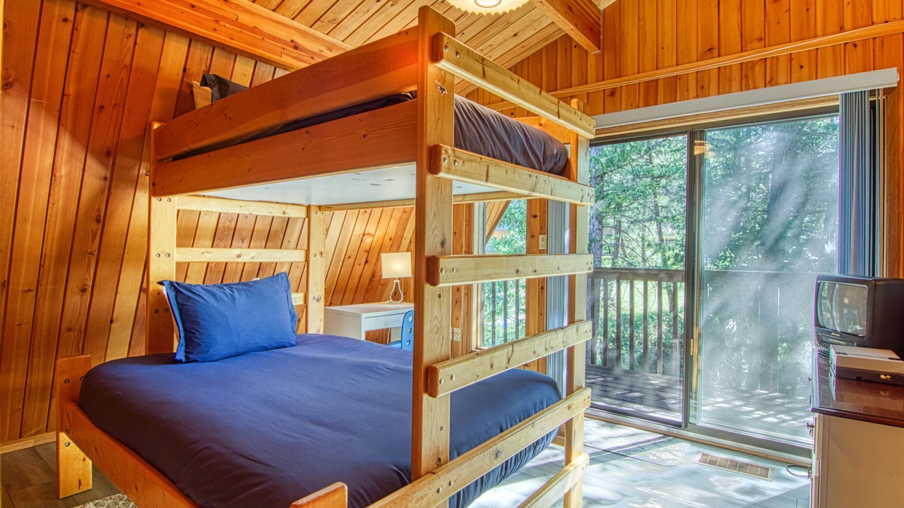 Photo of Bedroom in Forest Ridge Estates