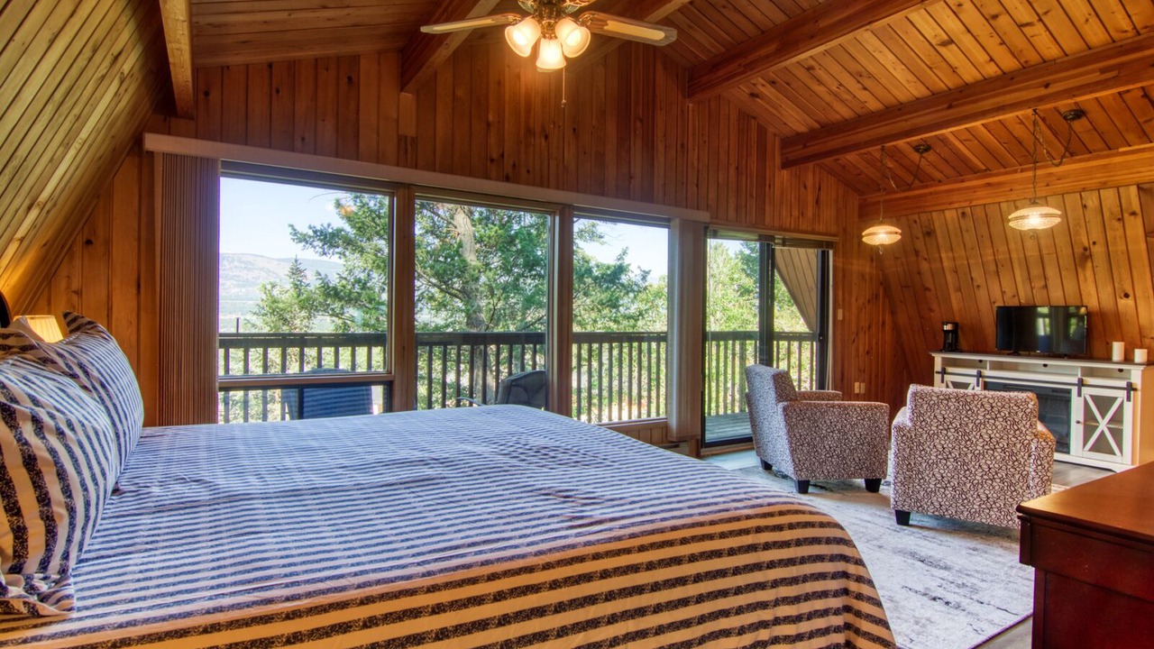 Photo of Bedroom in Forest Ridge Estates