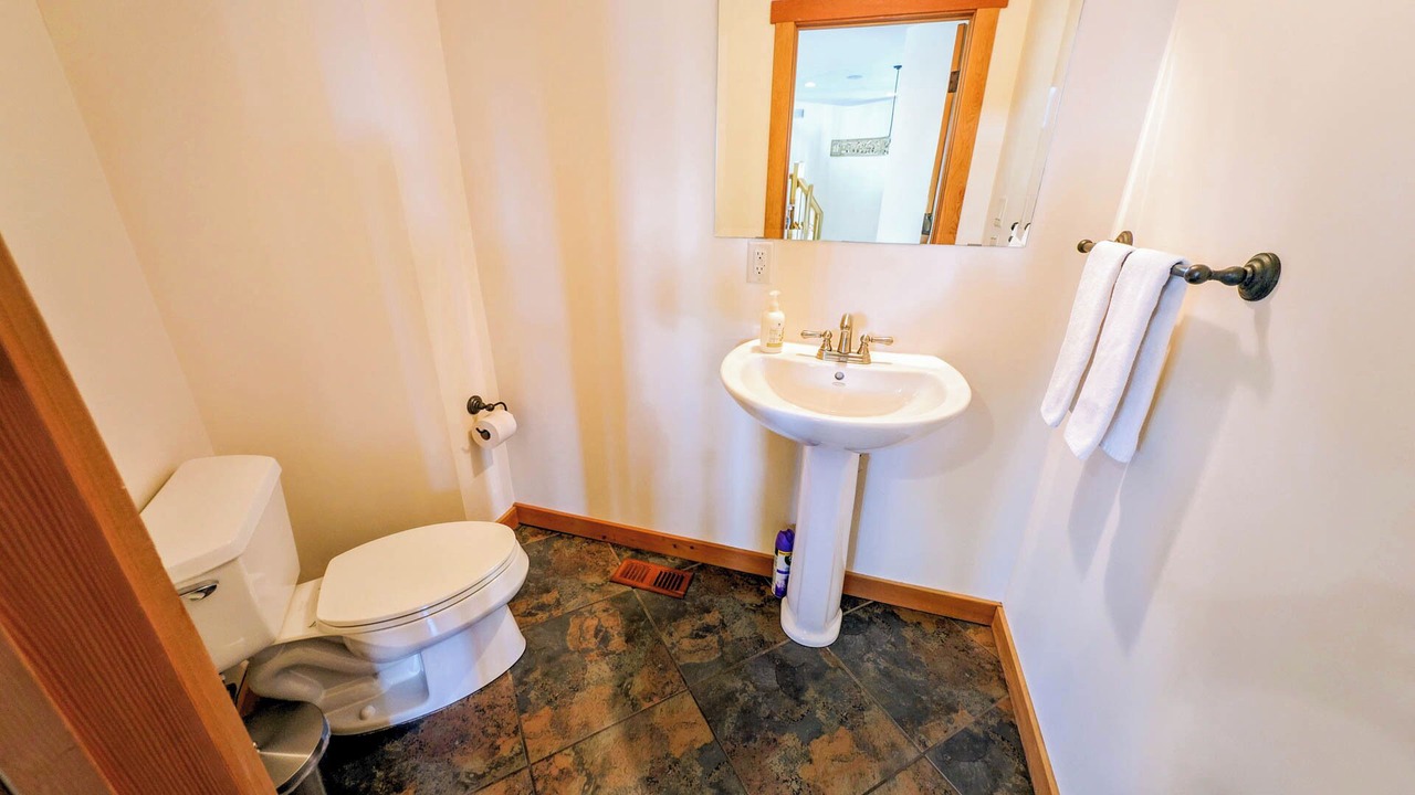 Photo of Bathroom in Golden