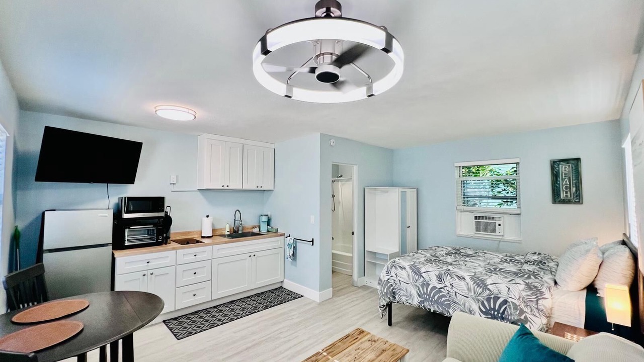 Photo of Bedroom in Lake Worth