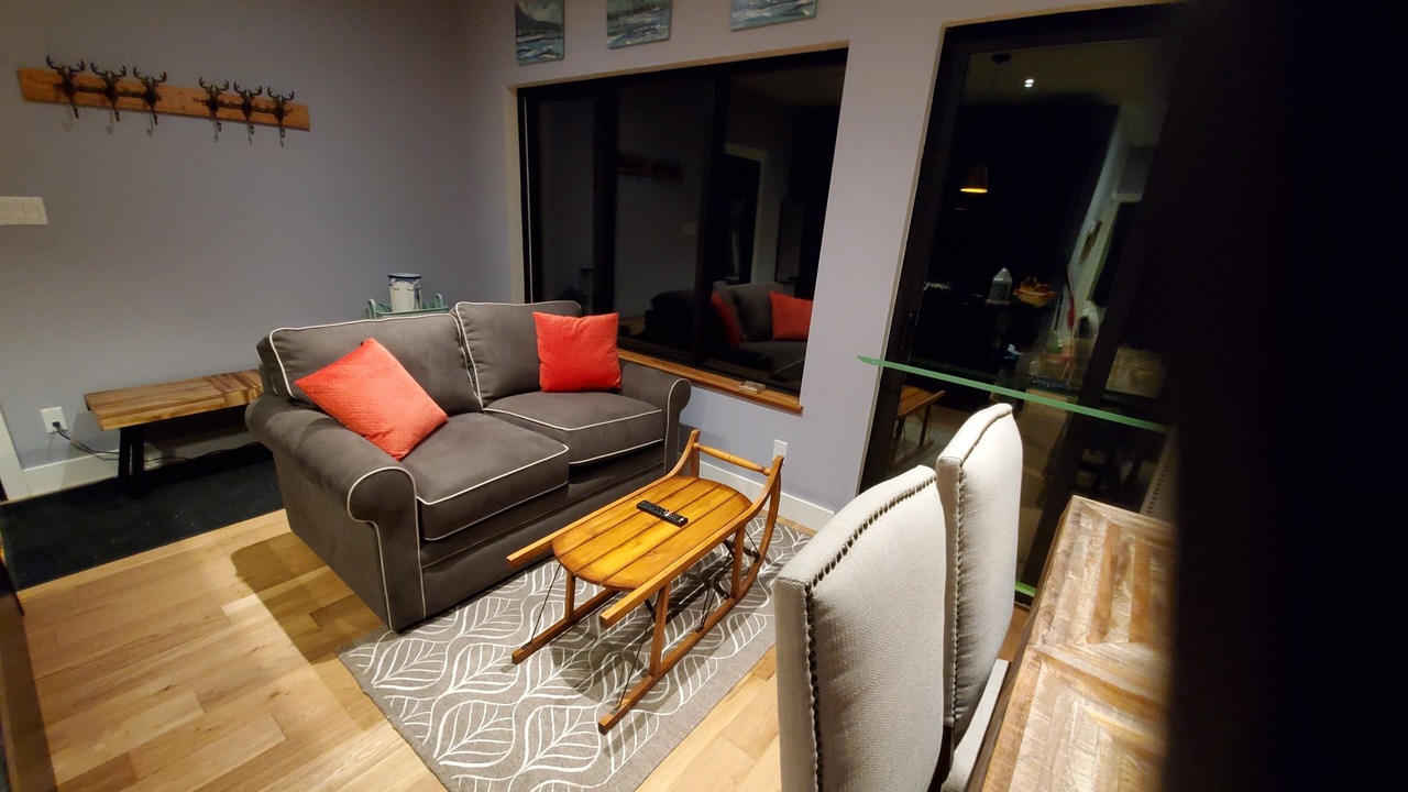 Photo of Livingroom in East Kootenay