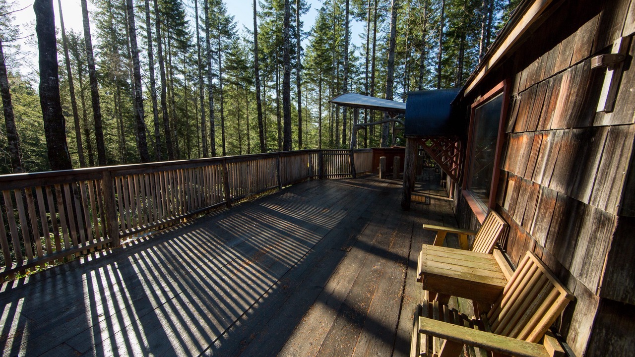 Photo of Patio Balcony in Juan de Fuca Electoral Area