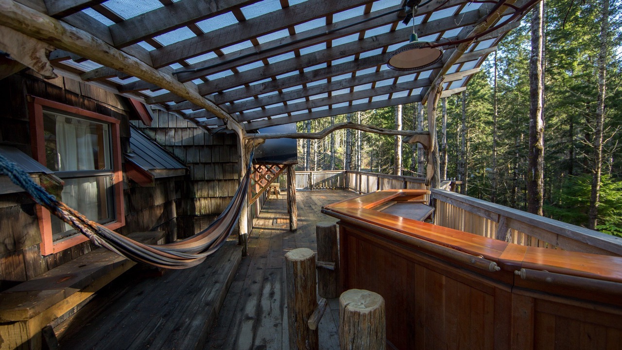 Photo of Patio Balcony in Juan de Fuca Electoral Area
