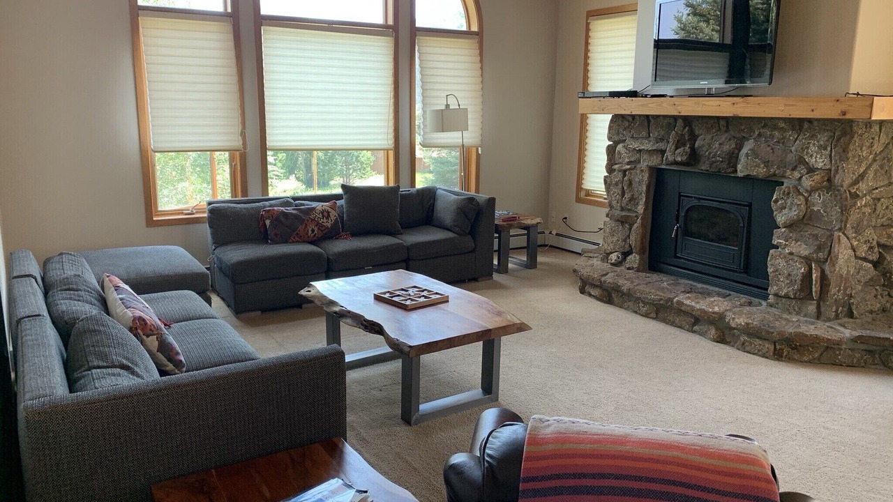 Photo of Livingroom in Estes Park
