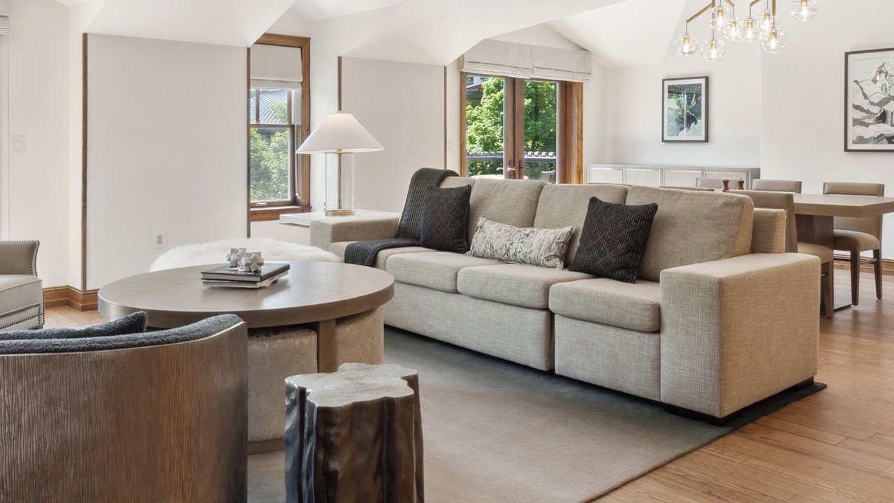 Photo of Livingroom in Downtown