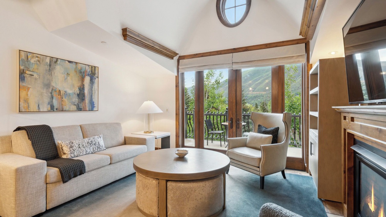 Photo of Livingroom in Downtown