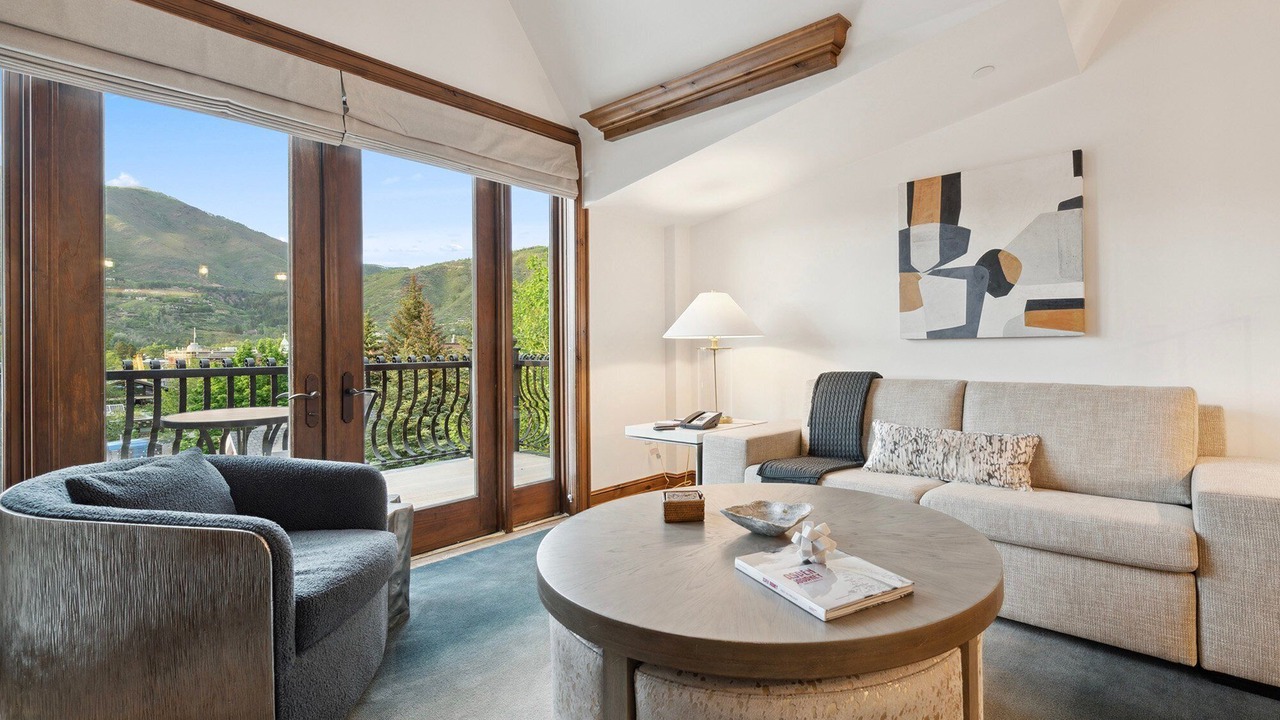 Photo of Livingroom in Downtown