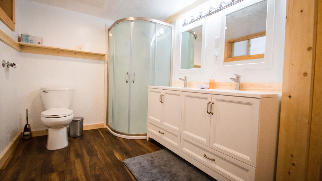 Photo of Bathroom in Red River