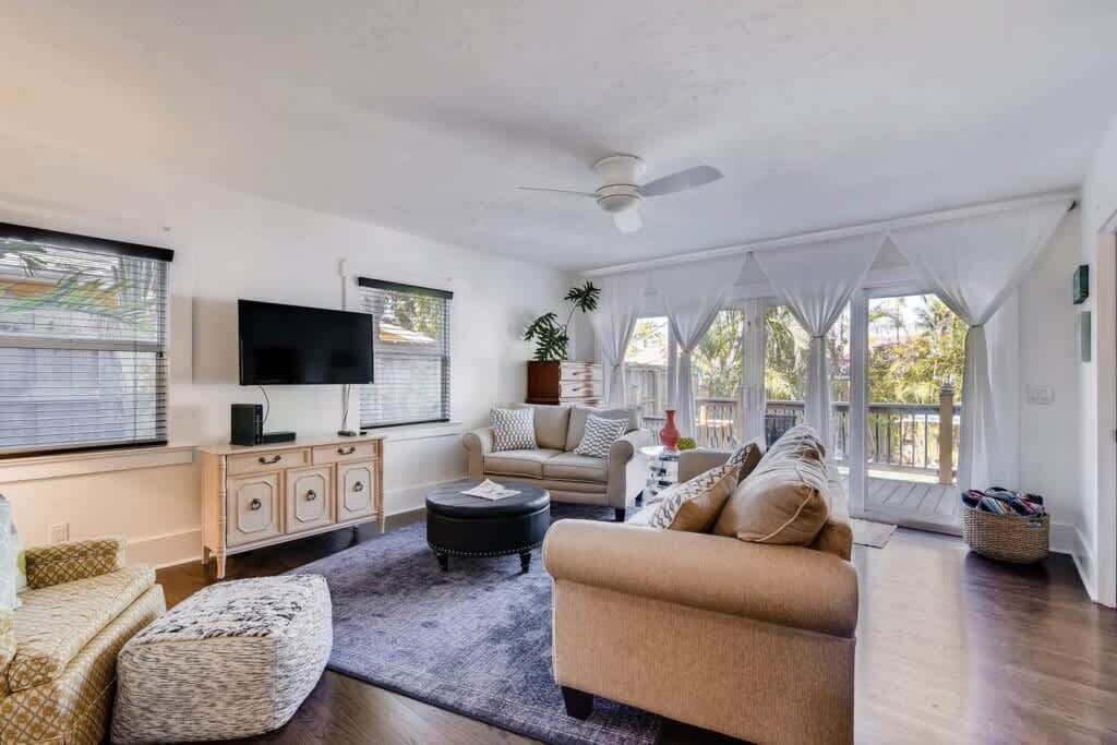Photo of Bedroom in Flamingo Parks