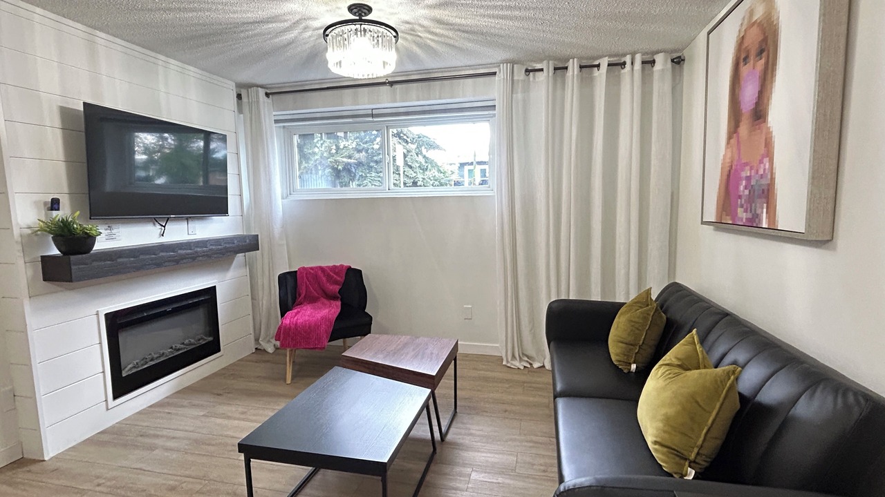 Photo of Livingroom in Canyon Meadows