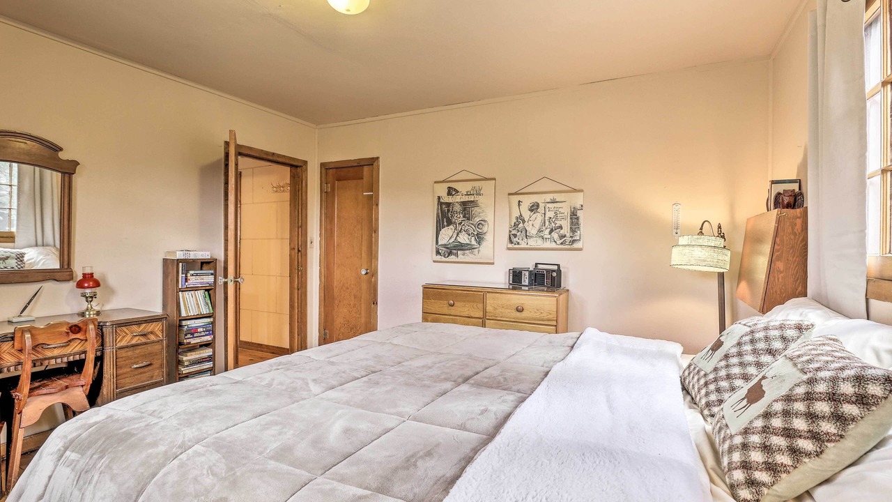 Photo of Bedroom in Grand Lake