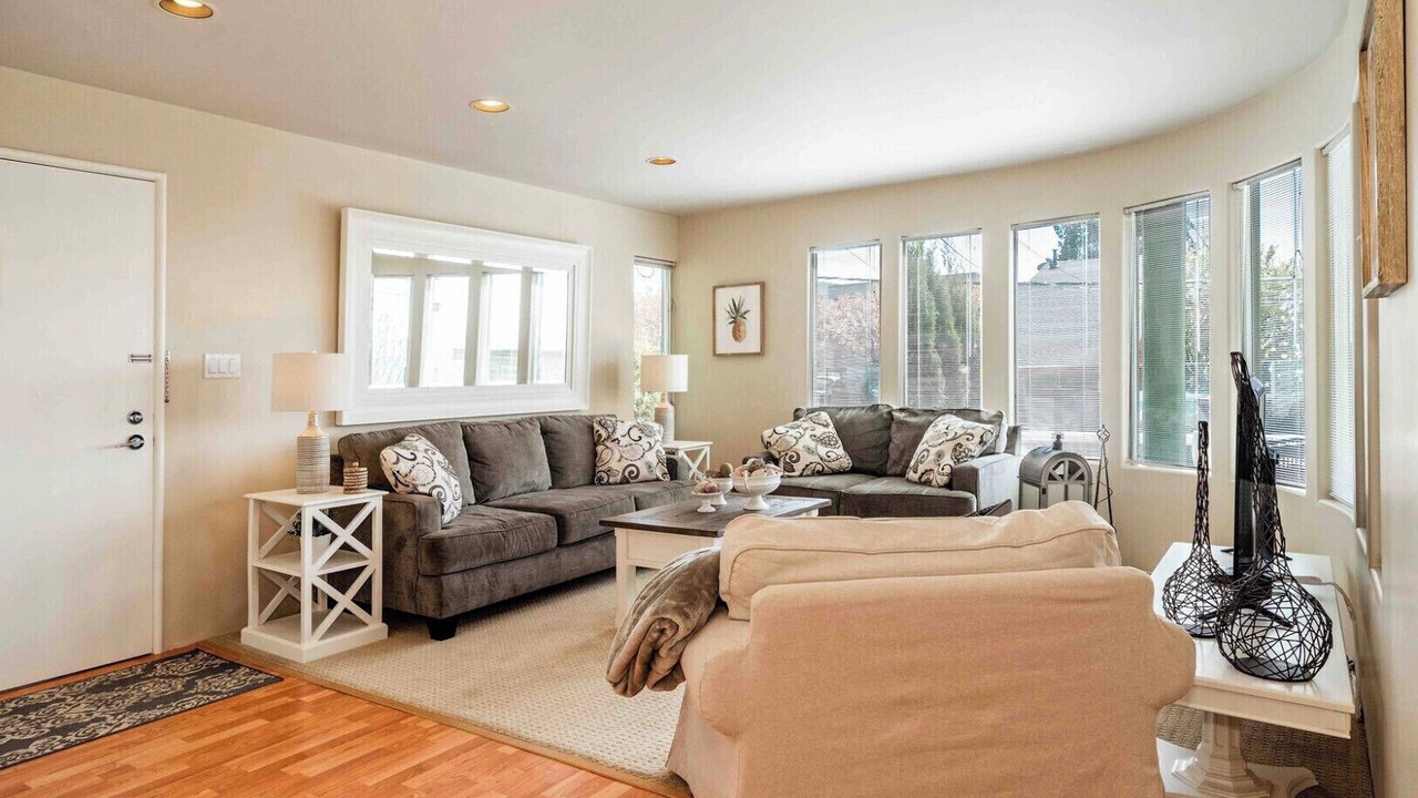 Photo of Livingroom in White Rock