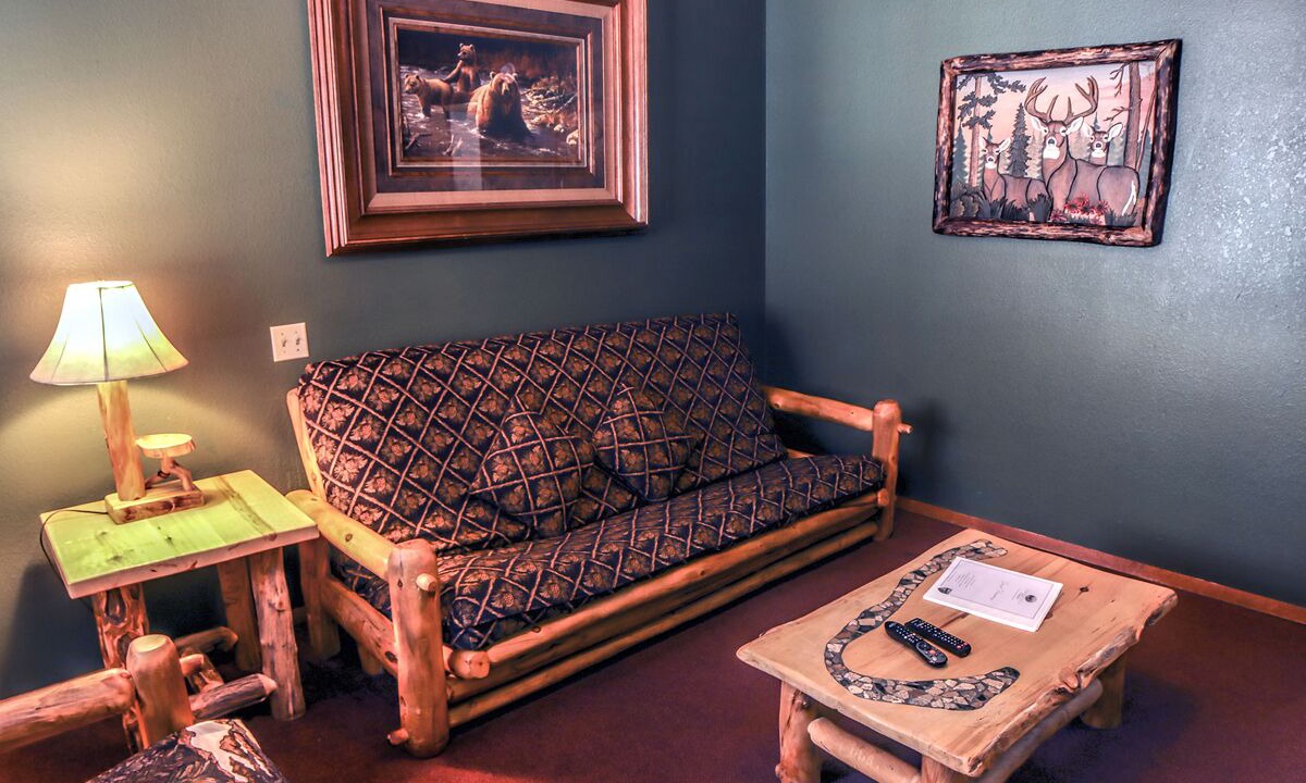 Photo of Livingroom in Fall River Estates