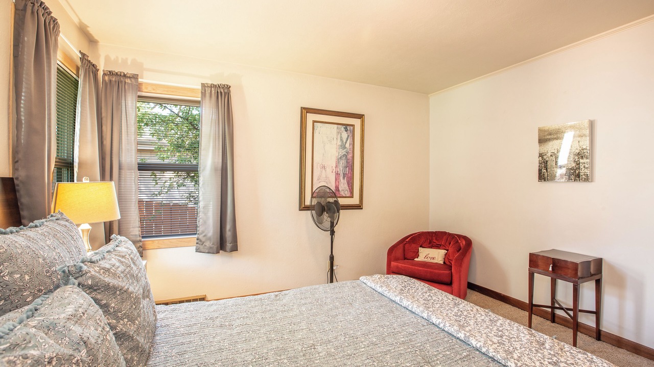 Photo of Bedroom in Glenwood Springs